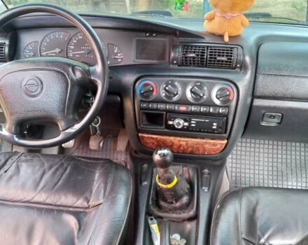 Зеленый Опель Омега, объемом двигателя 2 л и пробегом 2 тыс. км за 2000 $, фото 5 на Automoto.ua