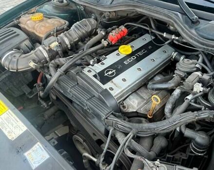 Зеленый Опель Омега, объемом двигателя 2 л и пробегом 190 тыс. км за 2200 $, фото 11 на Automoto.ua