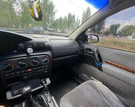 Зеленый Опель Омега, объемом двигателя 2 л и пробегом 400 тыс. км за 1250 $, фото 5 на Automoto.ua