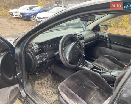 Зелений Опель Омега, об'ємом двигуна 2 л та пробігом 300 тис. км за 1300 $, фото 2 на Automoto.ua