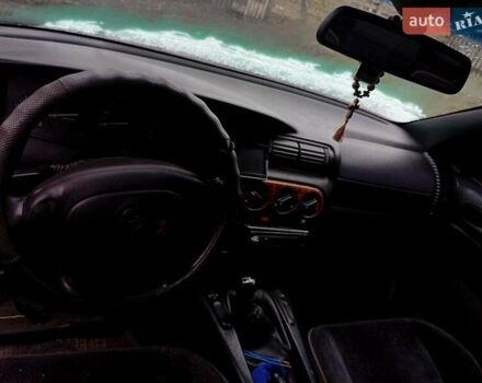 Зеленый Опель Омега, объемом двигателя 2 л и пробегом 350 тыс. км за 1700 $, фото 3 на Automoto.ua