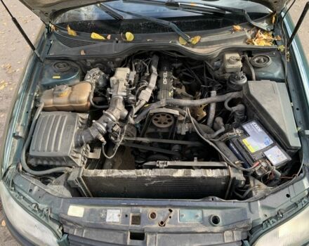 Зелений Опель Омега, об'ємом двигуна 2 л та пробігом 250 тис. км за 1300 $, фото 6 на Automoto.ua