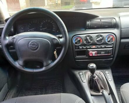 Зеленый Опель Омега, объемом двигателя 2 л и пробегом 442 тыс. км за 2000 $, фото 2 на Automoto.ua