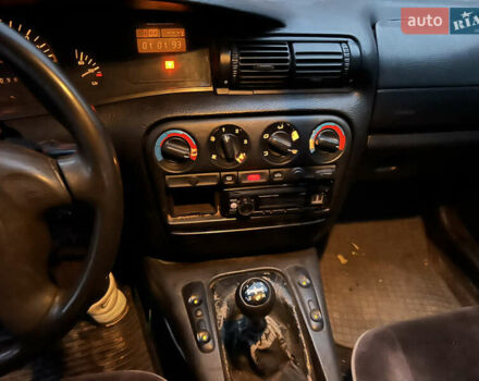 Зеленый Опель Омега, объемом двигателя 2 л и пробегом 350 тыс. км за 1500 $, фото 7 на Automoto.ua