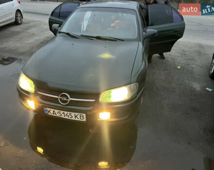Зеленый Опель Омега, объемом двигателя 2 л и пробегом 350 тыс. км за 1500 $, фото 4 на Automoto.ua