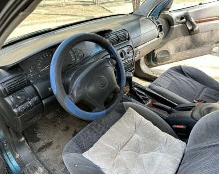 Зеленый Опель Омега, объемом двигателя 2 л и пробегом 302 тыс. км за 3000 $, фото 7 на Automoto.ua