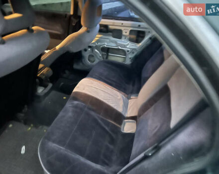 Зеленый Опель Омега, объемом двигателя 2 л и пробегом 350 тыс. км за 1500 $, фото 1 на Automoto.ua