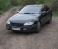Зеленый Опель Омега, объемом двигателя 2 л и пробегом 330 тыс. км за 1302 $, фото 1 на Automoto.ua