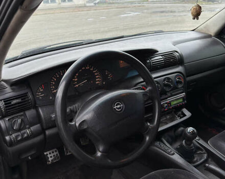 Зелений Опель Омега, об'ємом двигуна 2 л та пробігом 230 тис. км за 1400 $, фото 8 на Automoto.ua