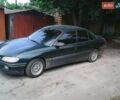 Зеленый Опель Омега, объемом двигателя 2 л и пробегом 300 тыс. км за 2490 $, фото 1 на Automoto.ua