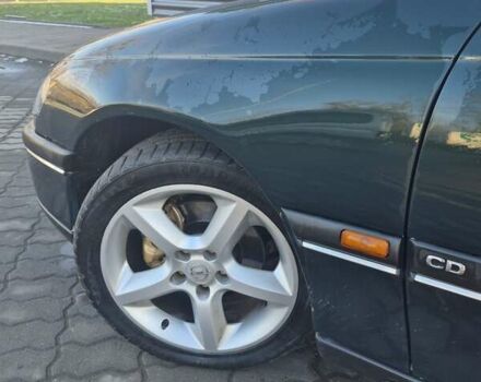 Зеленый Опель Омега, объемом двигателя 2.6 л и пробегом 270 тыс. км за 2500 $, фото 5 на Automoto.ua