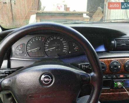 Зеленый Опель Омега, объемом двигателя 2 л и пробегом 423 тыс. км за 1500 $, фото 2 на Automoto.ua