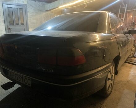 Зеленый Опель Омега, объемом двигателя 2 л и пробегом 37 тыс. км за 1850 $, фото 3 на Automoto.ua