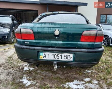 Зеленый Опель Омега, объемом двигателя 2 л и пробегом 360 тыс. км за 3000 $, фото 4 на Automoto.ua