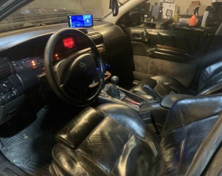 Зеленый Опель Омега, объемом двигателя 2 л и пробегом 37 тыс. км за 1850 $, фото 5 на Automoto.ua