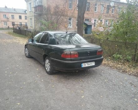 Зеленый Опель Омега, объемом двигателя 2 л и пробегом 375 тыс. км за 2800 $, фото 2 на Automoto.ua