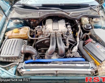 Зелений Опель Омега, об'ємом двигуна 2.5 л та пробігом 350 тис. км за 2000 $, фото 4 на Automoto.ua