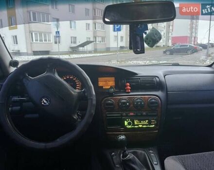 Зелений Опель Омега, об'ємом двигуна 2 л та пробігом 410 тис. км за 2600 $, фото 6 на Automoto.ua