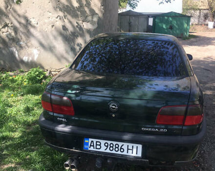 Зеленый Опель Омега, объемом двигателя 2 л и пробегом 290 тыс. км за 2100 $, фото 5 на Automoto.ua
