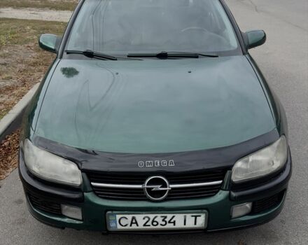 Зеленый Опель Омега, объемом двигателя 2 л и пробегом 270 тыс. км за 2200 $, фото 3 на Automoto.ua