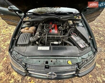 Зеленый Опель Омега, объемом двигателя 2 л и пробегом 341 тыс. км за 2500 $, фото 10 на Automoto.ua