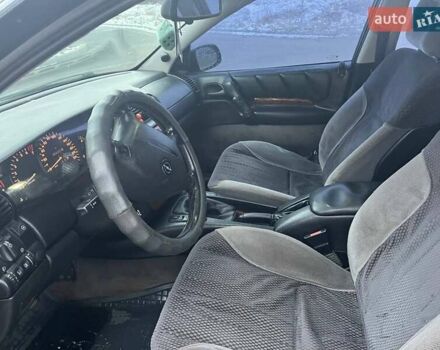 Зелений Опель Омега, об'ємом двигуна 2 л та пробігом 410 тис. км за 2600 $, фото 5 на Automoto.ua