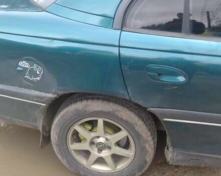 Зеленый Опель Омега, объемом двигателя 2 л и пробегом 470 тыс. км за 3200 $, фото 5 на Automoto.ua