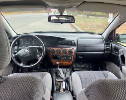 Зеленый Опель Омега, объемом двигателя 2 л и пробегом 270 тыс. км за 2200 $, фото 8 на Automoto.ua