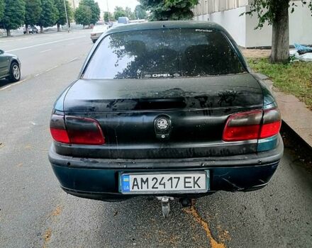 Зеленый Опель Омега, объемом двигателя 2.5 л и пробегом 310 тыс. км за 1400 $, фото 4 на Automoto.ua