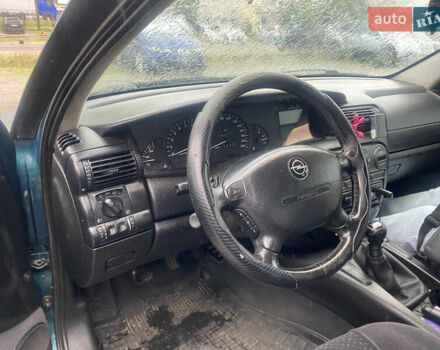 Зеленый Опель Омега, объемом двигателя 2 л и пробегом 298 тыс. км за 3200 $, фото 6 на Automoto.ua