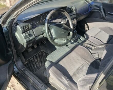 Зеленый Опель Омега, объемом двигателя 2 л и пробегом 397 тыс. км за 2500 $, фото 5 на Automoto.ua