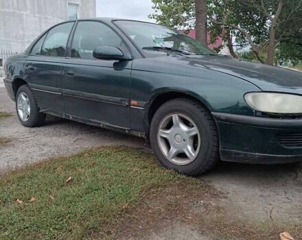 Зеленый Опель Омега, объемом двигателя 1.98 л и пробегом 300 тыс. км за 2000 $, фото 1 на Automoto.ua