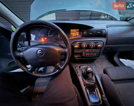 Зелений Опель Омега, об'ємом двигуна 2 л та пробігом 397 тис. км за 2500 $, фото 7 на Automoto.ua