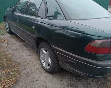 Зеленый Опель Омега, объемом двигателя 1.98 л и пробегом 300 тыс. км за 2000 $, фото 3 на Automoto.ua