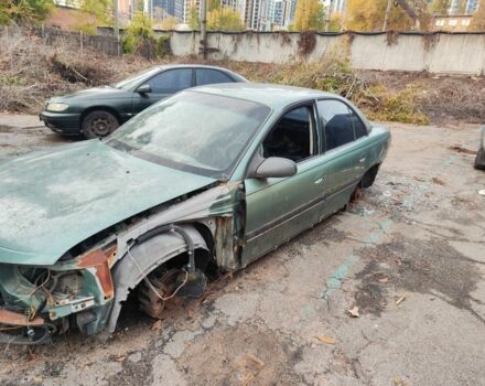 Зелений Опель Омега, об'ємом двигуна 2 л та пробігом 250 тис. км за 500 $, фото 1 на Automoto.ua