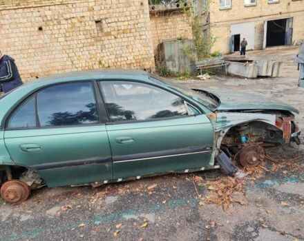 Зелений Опель Омега, об'ємом двигуна 2 л та пробігом 250 тис. км за 500 $, фото 2 на Automoto.ua