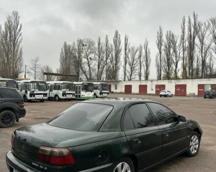 Зеленый Опель Омега, объемом двигателя 2 л и пробегом 300 тыс. км за 2499 $, фото 2 на Automoto.ua