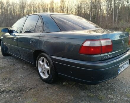 Зеленый Опель Омега, объемом двигателя 2.5 л и пробегом 344 тыс. км за 2250 $, фото 3 на Automoto.ua