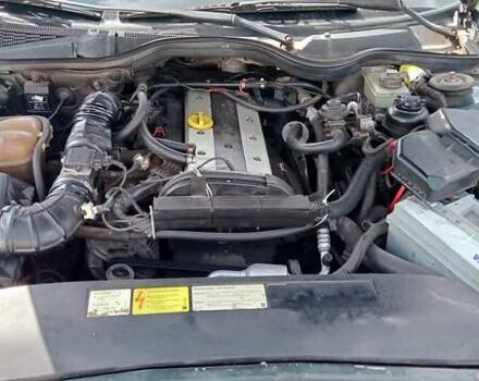 Зеленый Опель Омега, объемом двигателя 2 л и пробегом 355 тыс. км за 2500 $, фото 3 на Automoto.ua