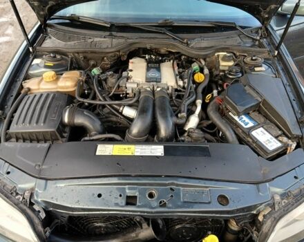 Зеленый Опель Омега, объемом двигателя 2.5 л и пробегом 344 тыс. км за 2250 $, фото 4 на Automoto.ua