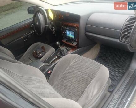 Зелений Опель Омега, об'ємом двигуна 2.2 л та пробігом 340 тис. км за 1750 $, фото 2 на Automoto.ua