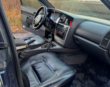 Зеленый Опель Омега, объемом двигателя 2.2 л и пробегом 187 тыс. км за 2700 $, фото 8 на Automoto.ua