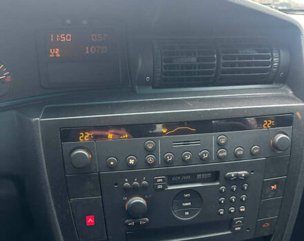 Зеленый Опель Омега, объемом двигателя 2.2 л и пробегом 200 тыс. км за 3000 $, фото 6 на Automoto.ua