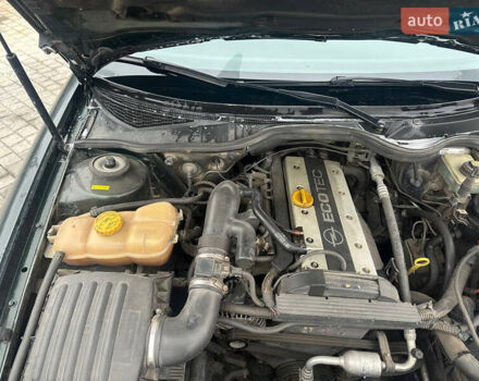 Зеленый Опель Омега, объемом двигателя 2.2 л и пробегом 200 тыс. км за 3000 $, фото 14 на Automoto.ua