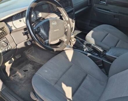 Зеленый Опель Омега, объемом двигателя 2.2 л и пробегом 280 тыс. км за 2600 $, фото 9 на Automoto.ua