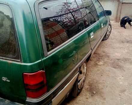 Зеленый Опель Омега, объемом двигателя 2 л и пробегом 0 тыс. км за 1500 $, фото 1 на Automoto.ua