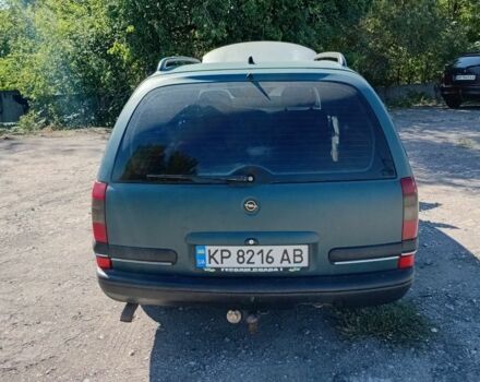 Зеленый Опель Омега, объемом двигателя 2.5 л и пробегом 360 тыс. км за 1400 $, фото 4 на Automoto.ua