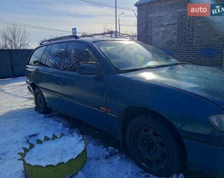 Зеленый Опель Омега, объемом двигателя 2.5 л и пробегом 300 тыс. км за 1006 $, фото 5 на Automoto.ua