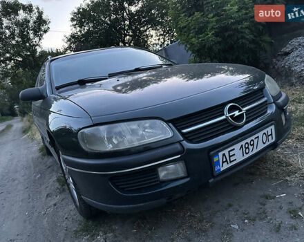 Зеленый Опель Омега, объемом двигателя 2 л и пробегом 432 тыс. км за 3900 $, фото 6 на Automoto.ua