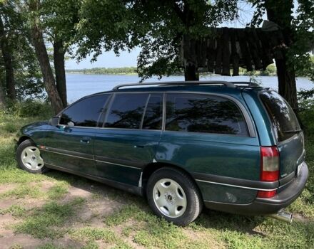 Зеленый Опель Омега, объемом двигателя 2.5 л и пробегом 290 тыс. км за 3200 $, фото 5 на Automoto.ua